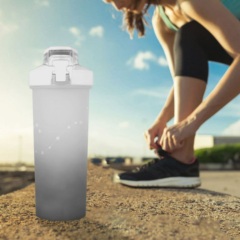 Pluokvzr 800ml Shaker Bottle Plastic and Silicone Shaker Cup with Built-in  Stirring Ball Classic Shaker Blender Cup Shaker Mixer Cup for Protein  Shakes and Pre Workout 