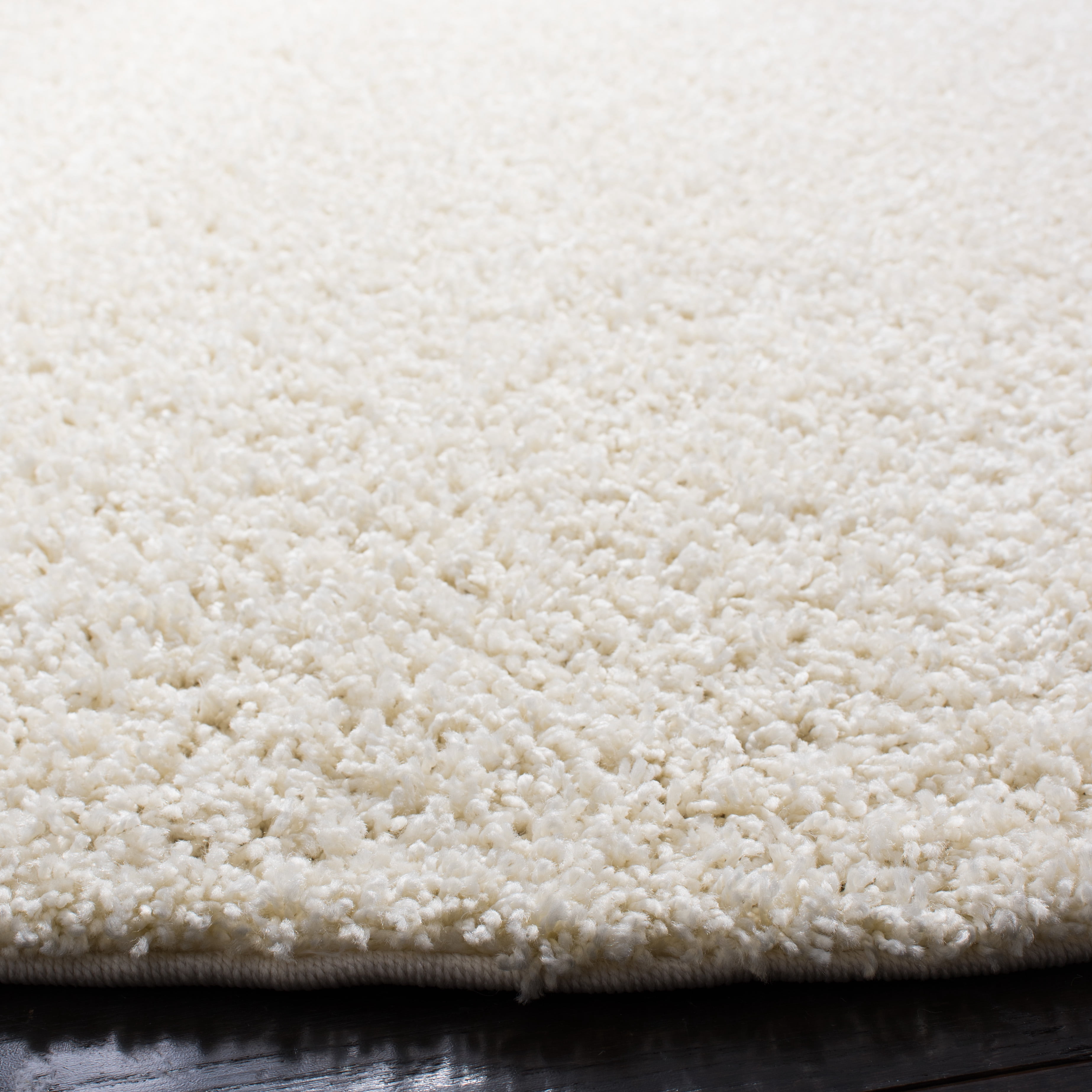 SAFAVIEH Primo Mason Solid Shag Area Rug, Ivory, 5' x 5' Round