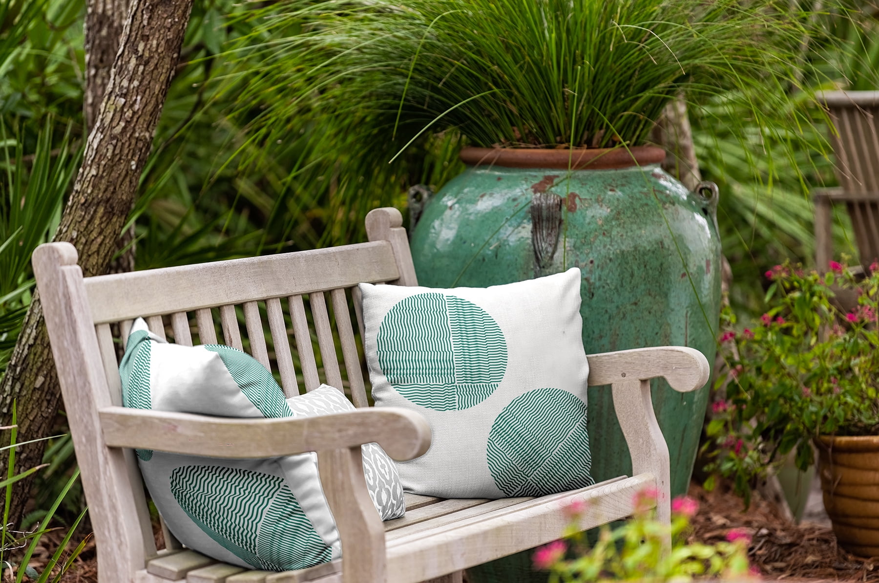 20" x 20" Simply Daisy Circles Indoor/Outdoor Pillow, Kelly Green Qty 1
