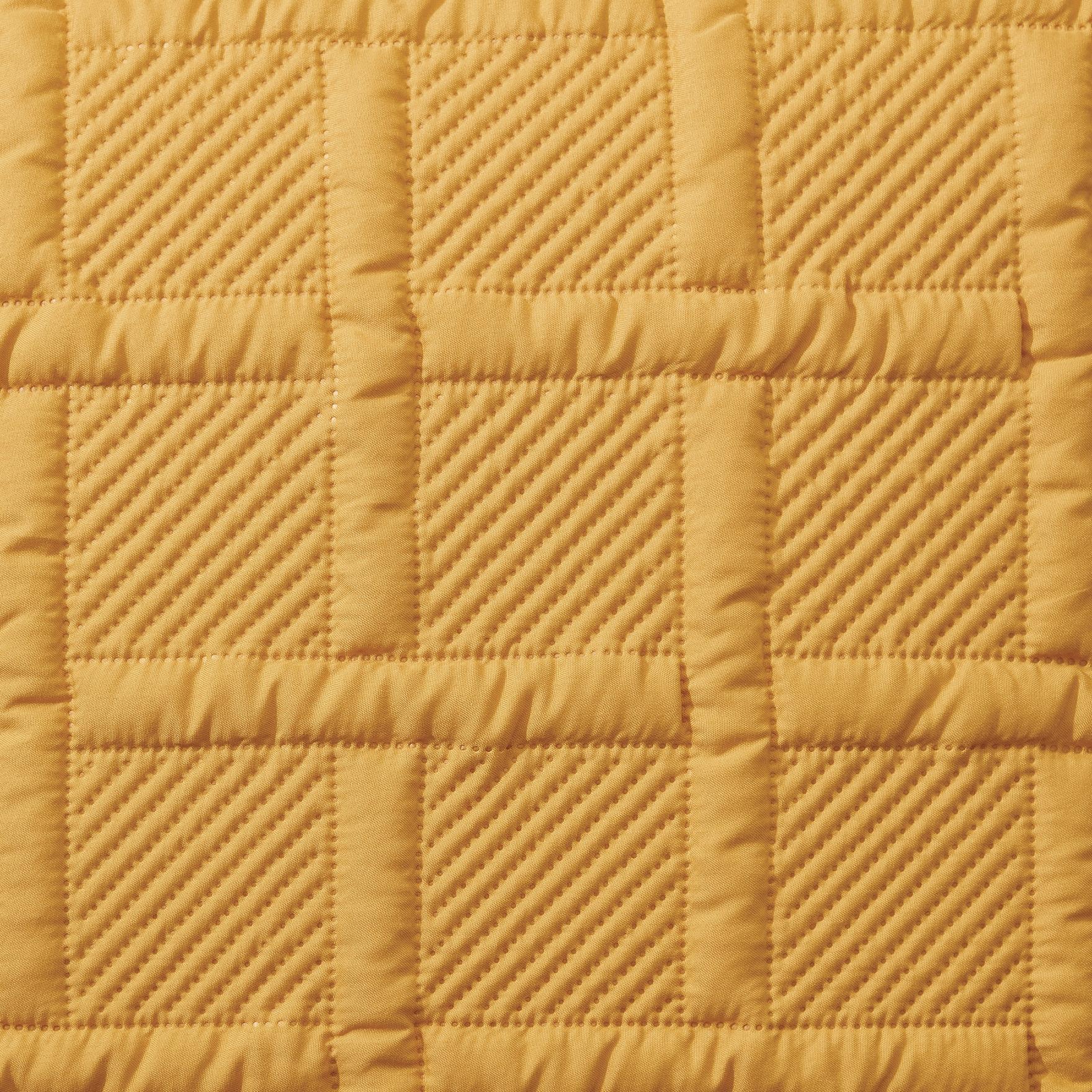 VCNY Home Solid 3-Piece Square Pinsonic Textured Quilt Set