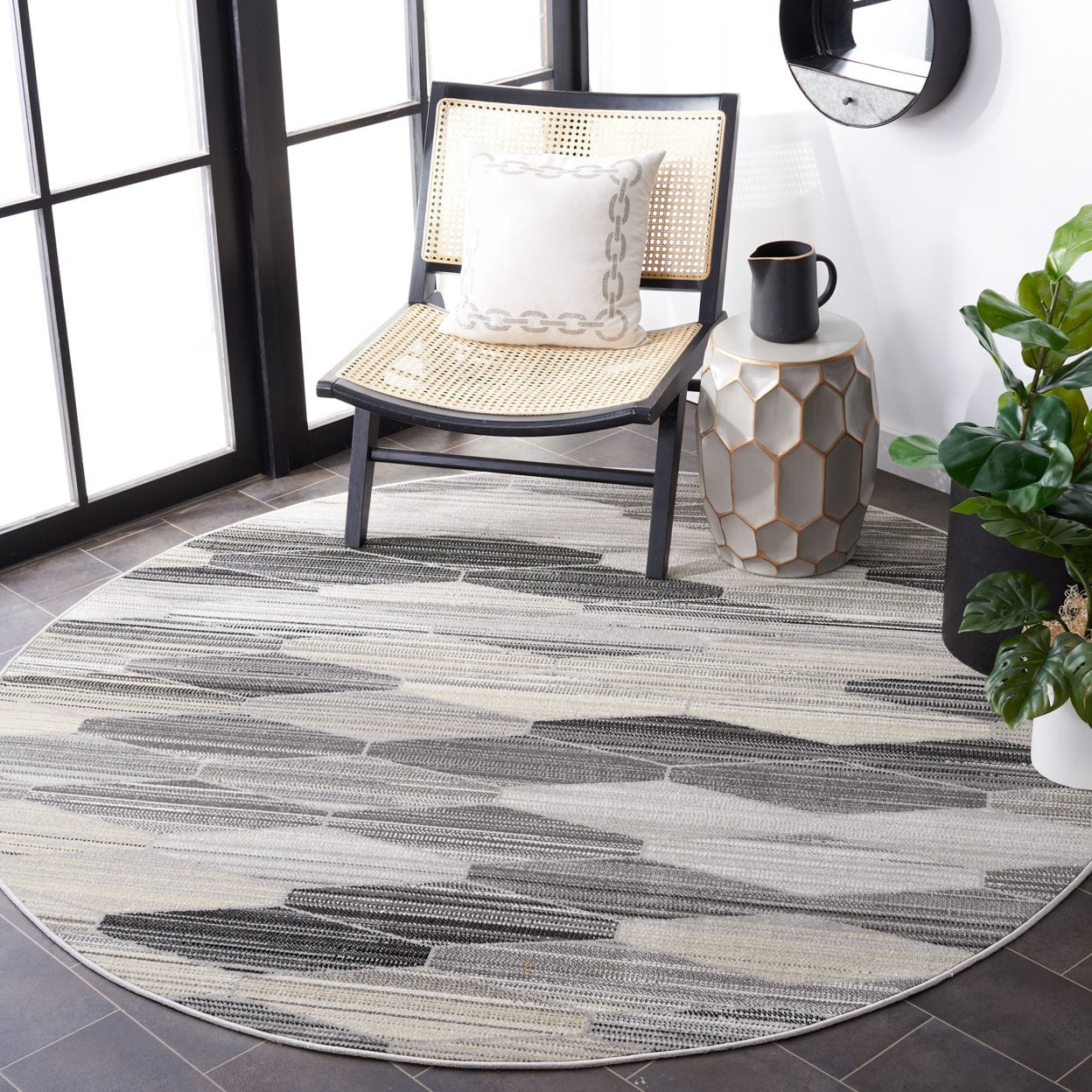 SAFAVIEH Montage Vardan Geometric Indoor/Outdoor Area Rug, Grey/Dark Grey, 5'1" x 7'6"