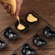 thumbnail image 3 of Molde antiadherente para hornear pasteles de 8 cavidades, lindo molde antiadherente para muffins de oso, herramientas de decoración para hornear pasteles y postres DIY, 3 of 7