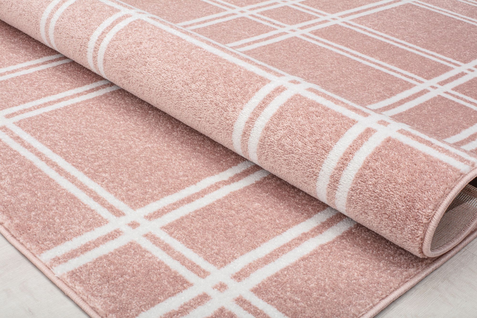 Isaac Mizrahi Jaxon CM15A Pink Plaid Geometric Contemporary Pink Area Rug, 8'3"X10'0"
