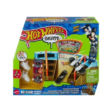 Hot Wheels Skate Stadium Set with Exclusive Fingerboard and Skate Shoes