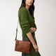 thumbnail image 5 of Fossil Fiona - Bolso bandolera pequeño de piel para mujer, color marrón (Modelo: ZB7668200), 5 of 5