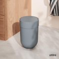 thumbnail image 2 of Cubo de basura pequeño Umbra Touch, 6 litros, azul pizarra, 2 of 8