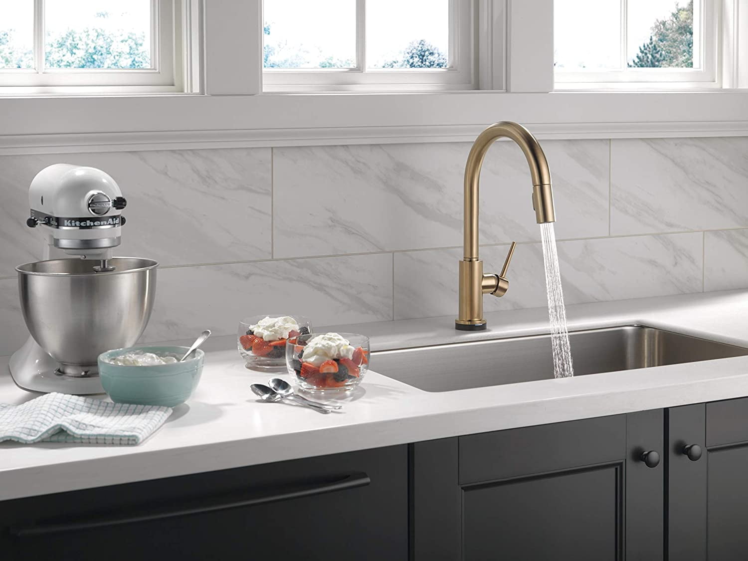 Private Jungle Single-Handle Touch Kitchen Sink Faucet with Pull Down Sprayer-Brushed Gold