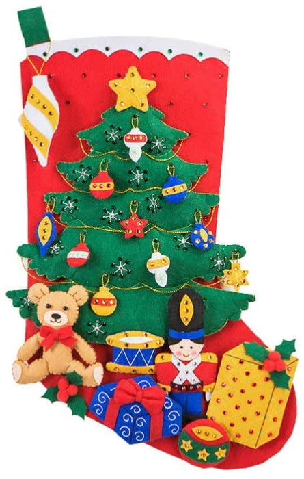 Holly Sprigs Felt Christmas Craft Kit (Set of 6)