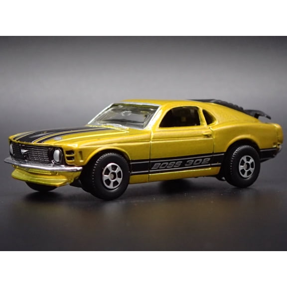 Open Box 1970 70 FORD MUSTANG FASTBACK BOSS 302 1/64 SCALE DIORAMA DIECAST MODEL CAR