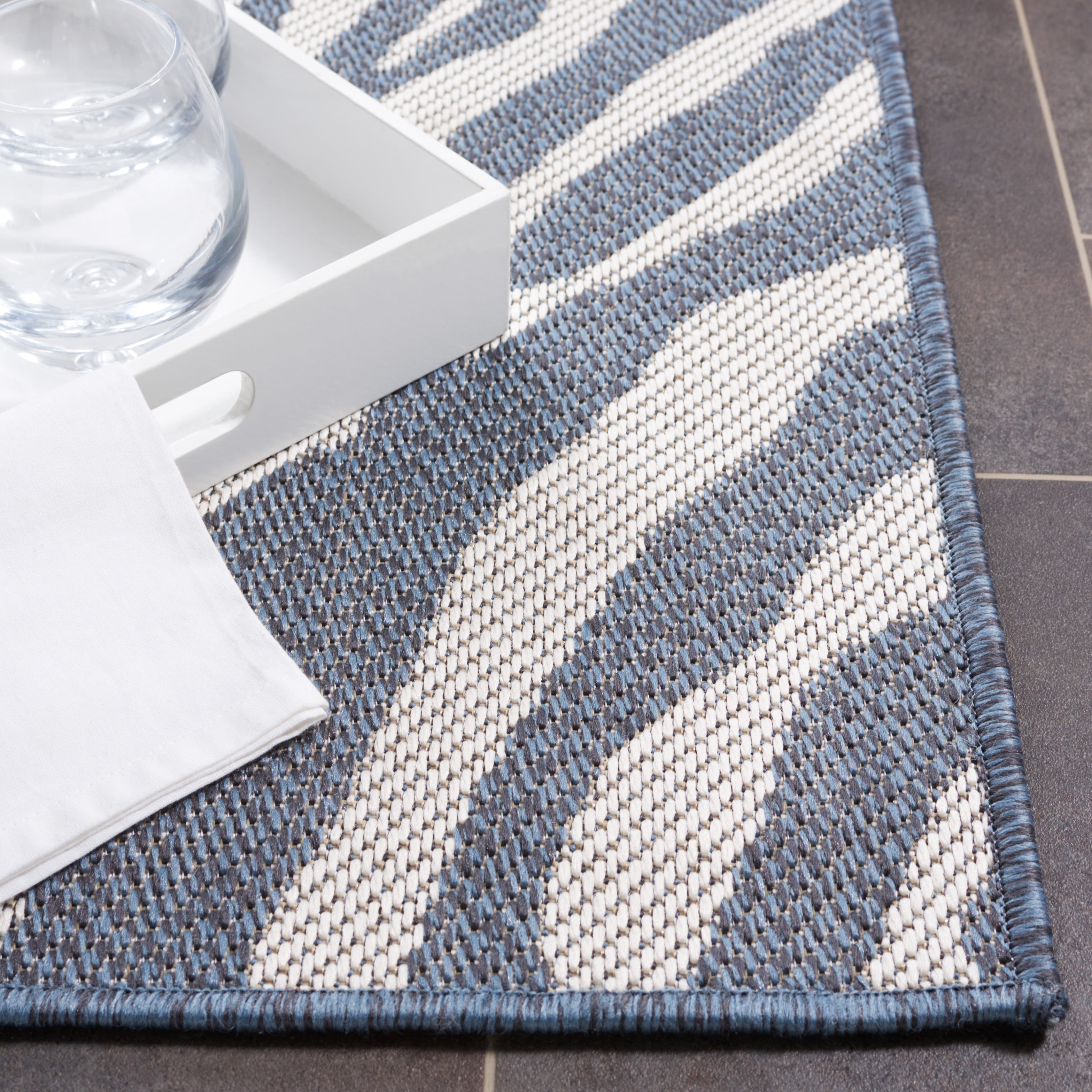 SAFAVIEH Machine Washable Rug Indoor/Outdoor Bermuda Collection - Bermuda Rada Abstract Indoor/Outdoor Area Rug, Navy/Ivory, 6'7" x 6'7" Square