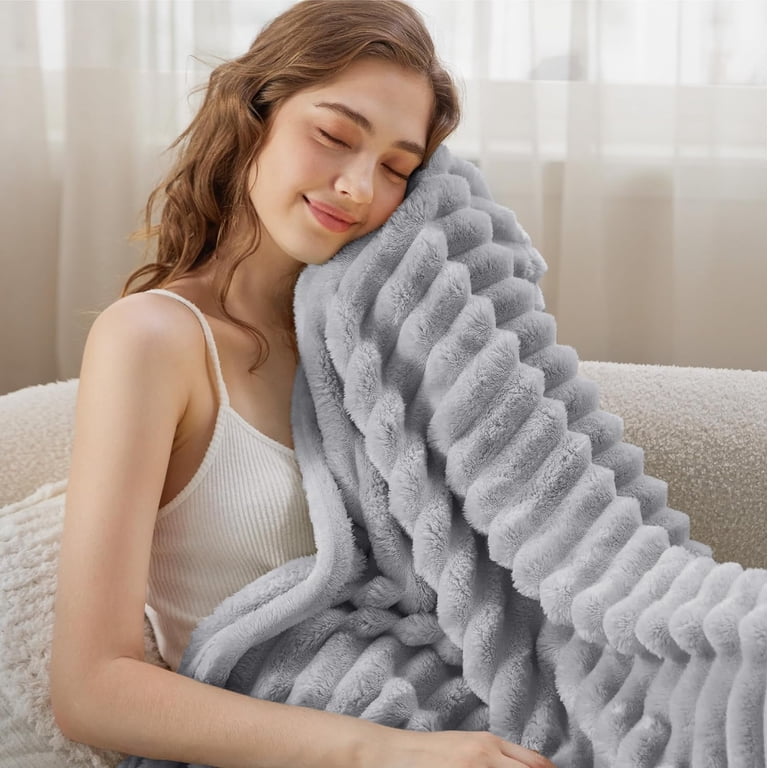Marshmallow Cloud Fleece Throw Blanket, Rabbit Plush Faux Fur