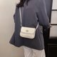 thumbnail image 3 of Bolso de hombro cuadrado pequeño con cerradura en forma de corazón de moda para mujer (blanco), 3 of 8