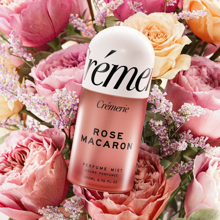 Spray Roses with Macarons Spray Roses with Macarons