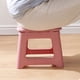 thumbnail image 1 of Taburete pequeño plegable | Asiento plegable de plástico liviano que ahorra espacio para oficina en casa al aire libre | Taburete plegable portátil compacto | Fuerte capacidad de carga | 1 Pieza |, 1 of 5