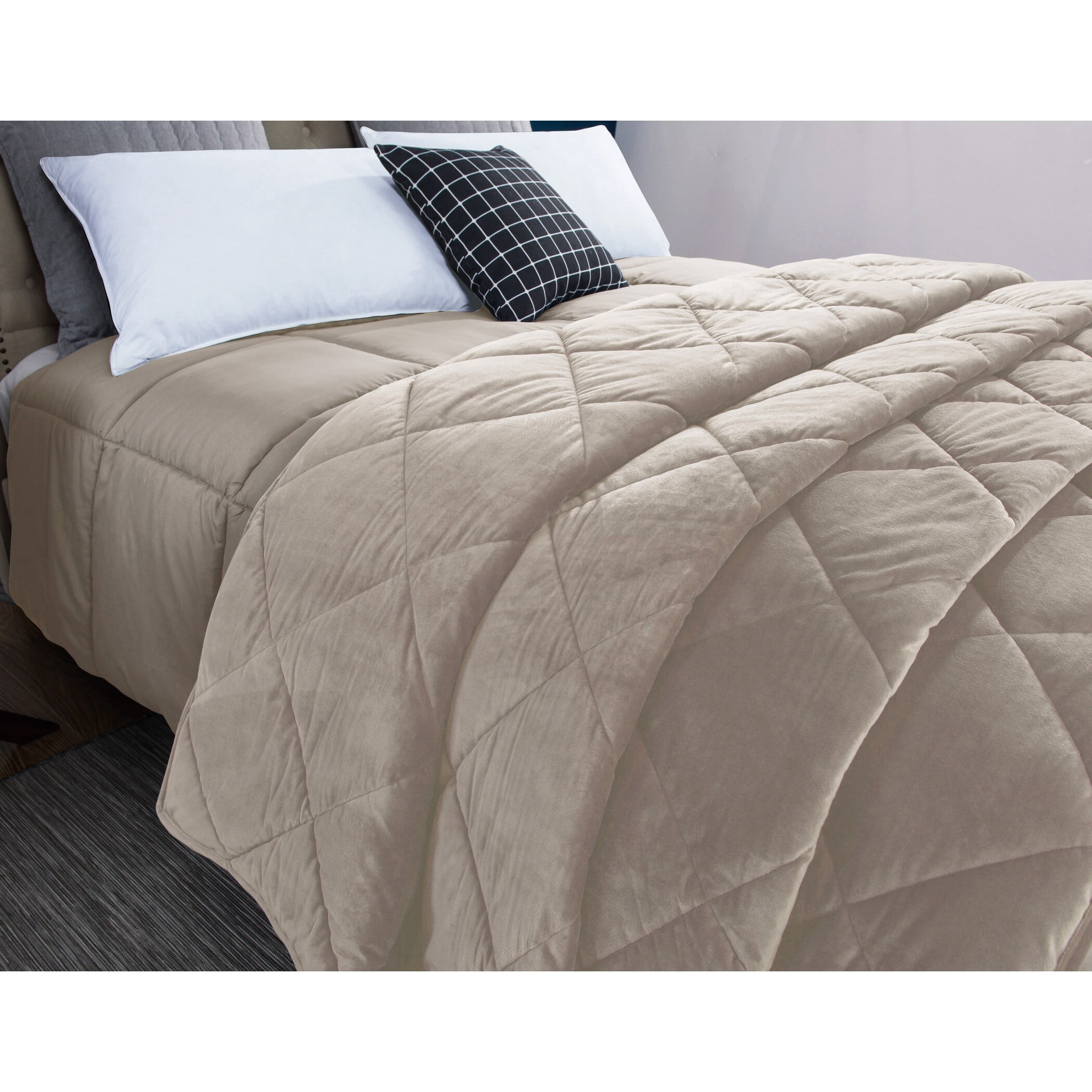 St. James Home 2pc Velvet blanket & Microfiber Comforter Set, Tawny Port, Full/Queen