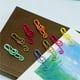 thumbnail image 4 of Clips de papel con forma de nota musical para la oficina y la escuela: divertidos clips metálicos con forma para organizar papeles, libros y bolsas de aperitivos., 4 of 8