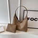 thumbnail image 3 of Bolso de hombro grande para mujer bolso informal para las axilas bolso suave bolso Hobo bolso de viaje, 3 of 9
