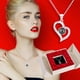 thumbnail image 4 of Fiudx Rosa Eterna, Caja de Regalo con Flor Roja Preservada, Collar con Proyección En Forma de Corazón, Te Amo En 100 Idiomas, Sorpresa Romántica, Novia, Esposa, Abuela, Perfecto para San Valentín, 4 of 6