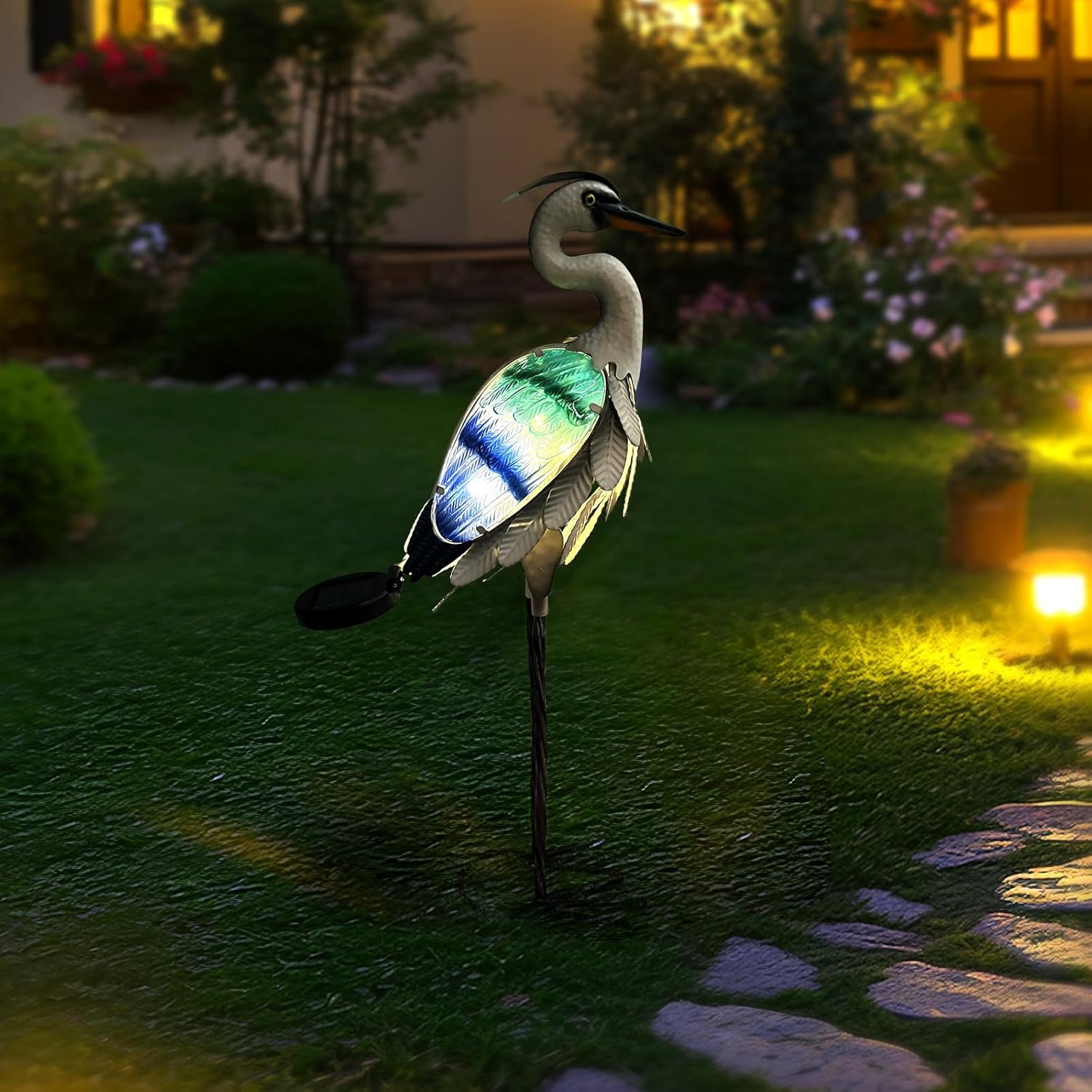 Solar Metal Crane Statue Garden Heron Sculpture, Glass Outdoor Heron Yard Art Coastal Ocean Bird Decor Lawn Ornament for Backyard Porch Patio Decor（24 Inch）