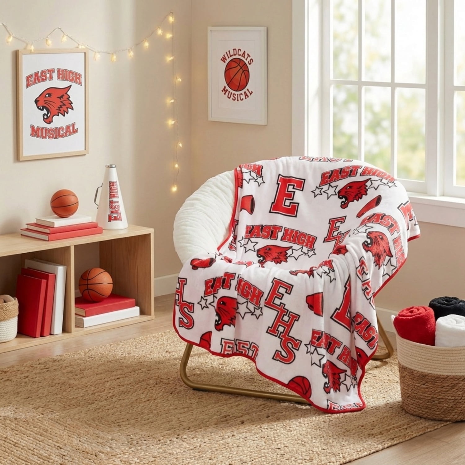 Disney High School Musical East High Ball Kids Throw Blanket, Polyester Silk Touch, Red & Black, 50" x 70"