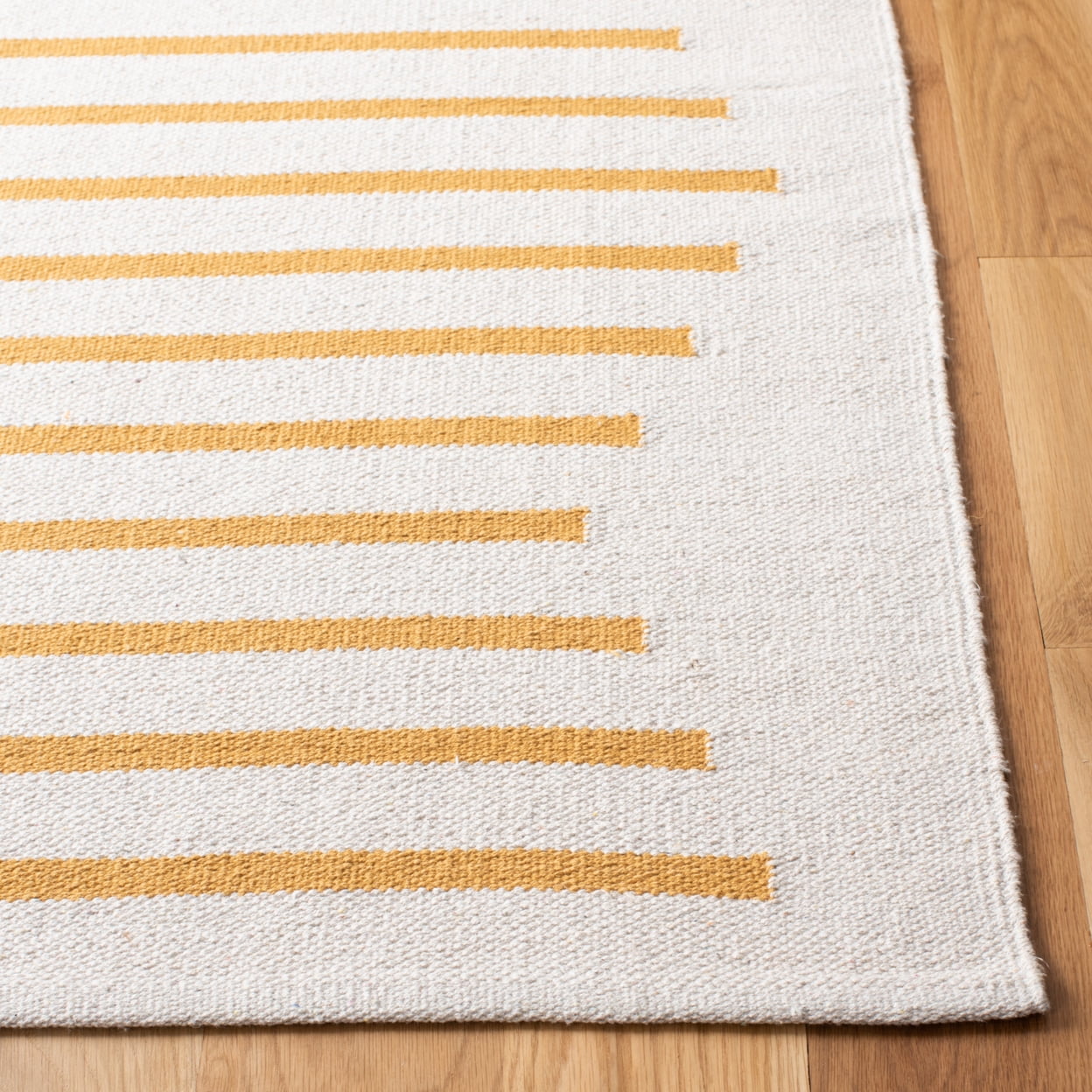 SAFAVIEH Montauk Amadine Striped Cotton Area Rug, Ivory/Gold, 9' x 12'
