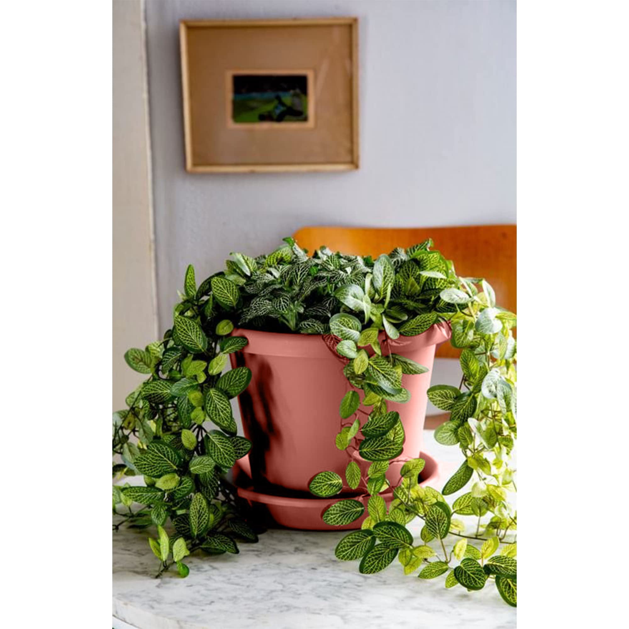 The HC Companies Classic Round Plastic Plant Pot w/Rolled Rim - Lightweight & UV Resistant Flower Pot for Herbs & More - Outdoor & Indoor Plant Pots w/Drainage 15.5 inch Clay, Pack of 1