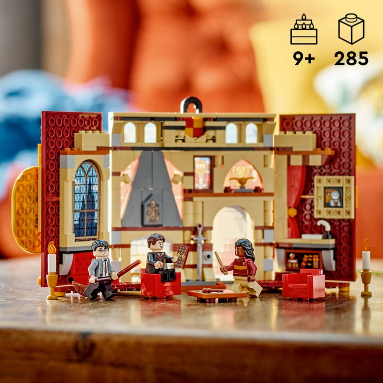 mager Kollegium Invitere LEGO Harry Potter Gryffindor House Banner Set 76409, Hogwarts Castle Common  Room Toy or Wall Display, Fold Up Travel Toy, Collectible with 3  Minifigures - Walmart.com