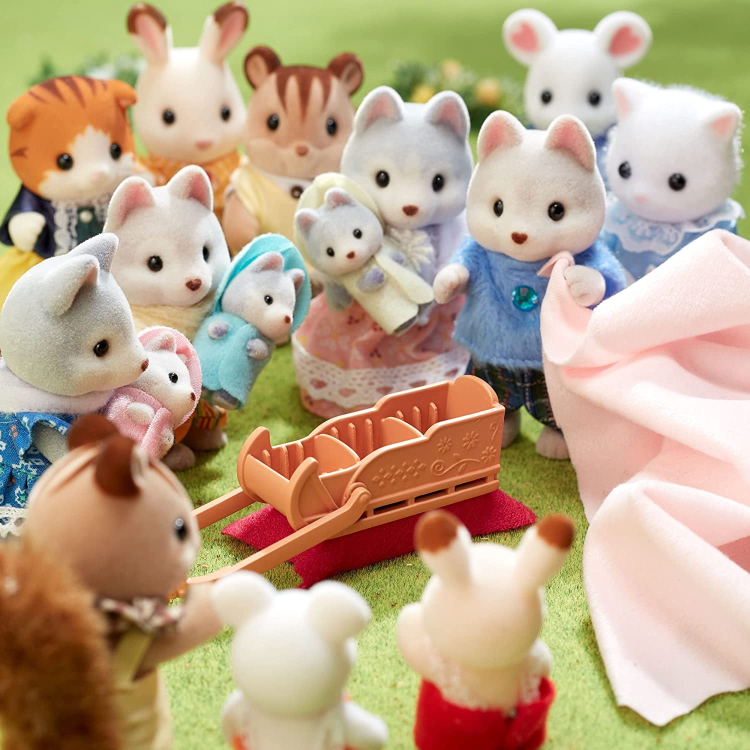 Calico Critters Husky Family, Set of 5 Collectible Doll Figures