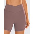 thumbnail image 3 of Shorts CRZ YOGA Butterluxe tiro alto 5" color malva talla pequeña, 3 of 4