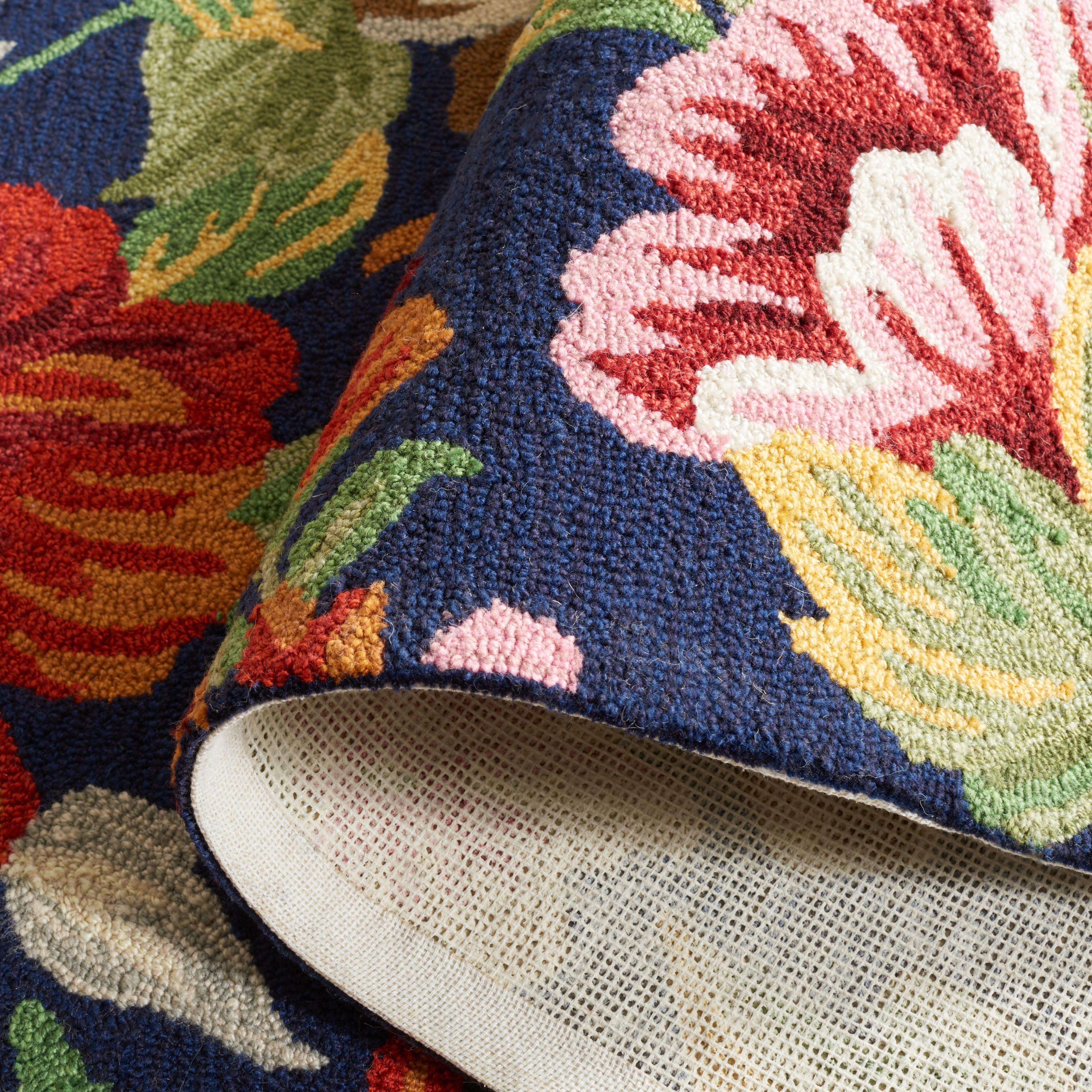 Safavieh Easy Care Daragh Floral Area Rug, Navy/Red, 8' x 10'