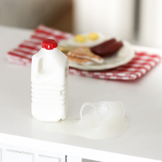 1:12 Dolls House Miniature Spilt Milk Plastic Tumbler Glass Kitchen Accessory 
