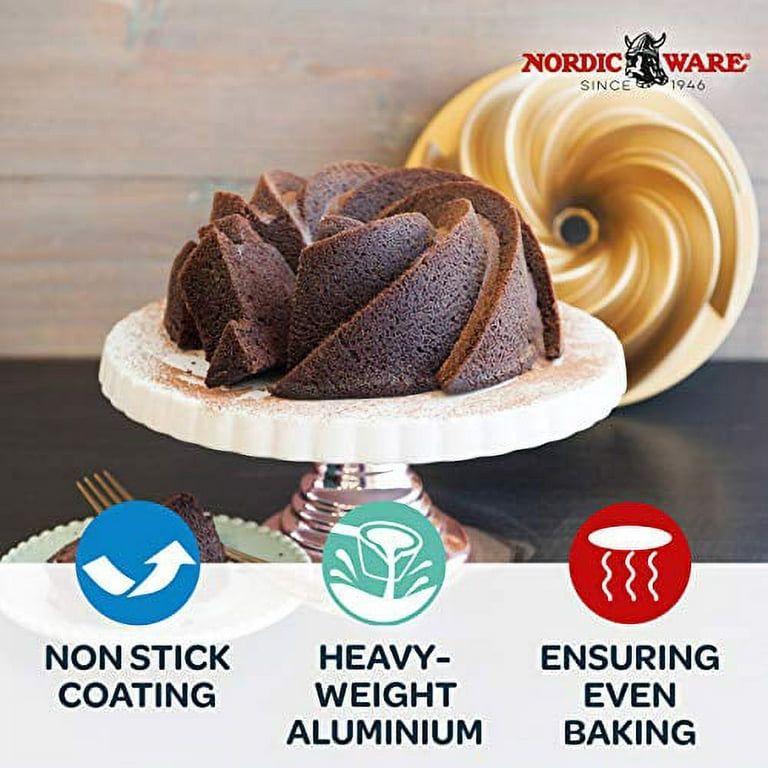 Nordic Ware Original Bundt 10 1/2 x 10 1/2 x 4 Non-Stick Cast Aluminum  Bundt Cake Pan - 12 Cup Capacity 50501