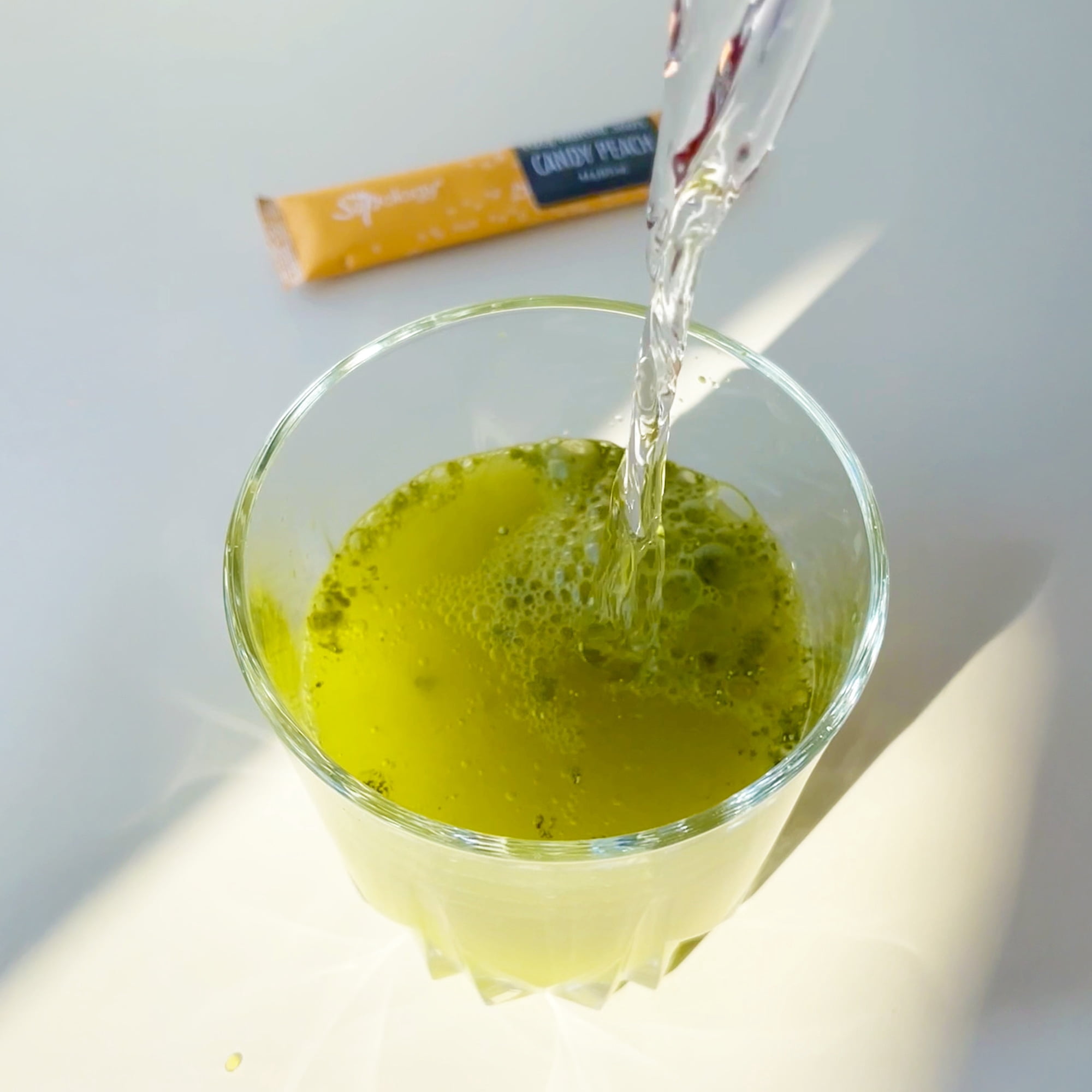Sipology: Fizzy Matcha Sours - Candy Peach - Sparkling Beverage Powder Mix,Japanese Matcha, 2.33 oz, 15 Stick Pack