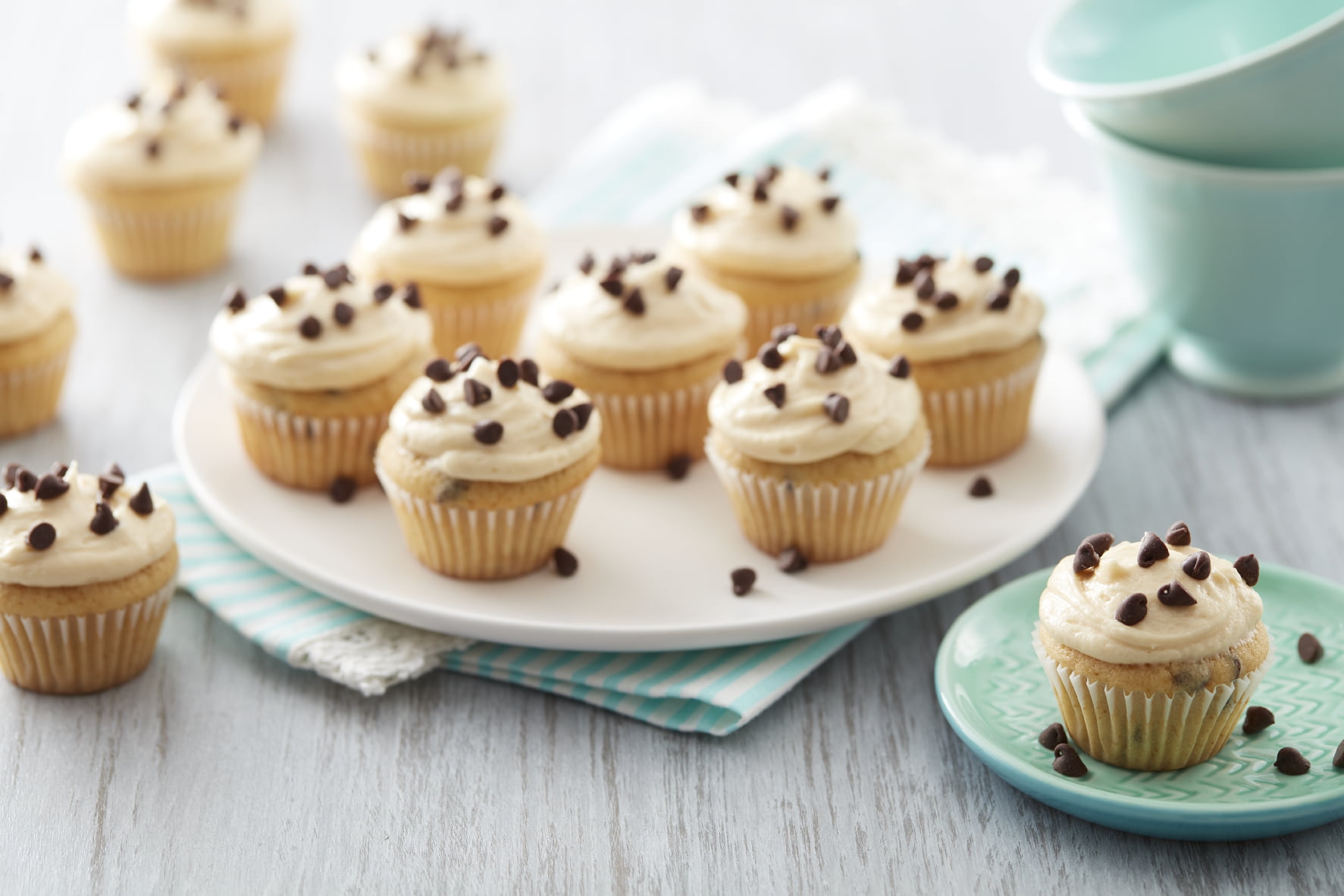 husMait 24 Cup Mini-Muffin Pan - Premium Non Stick Kitchen Cupcake Pan for  Baking Mini Cupcakes, Small Muffins, and Tarts