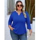thumbnail image 4 of Blusa tipo túnica Romantii, talla grande, cuello en V, manga 3/4, azul real, 4 of 5