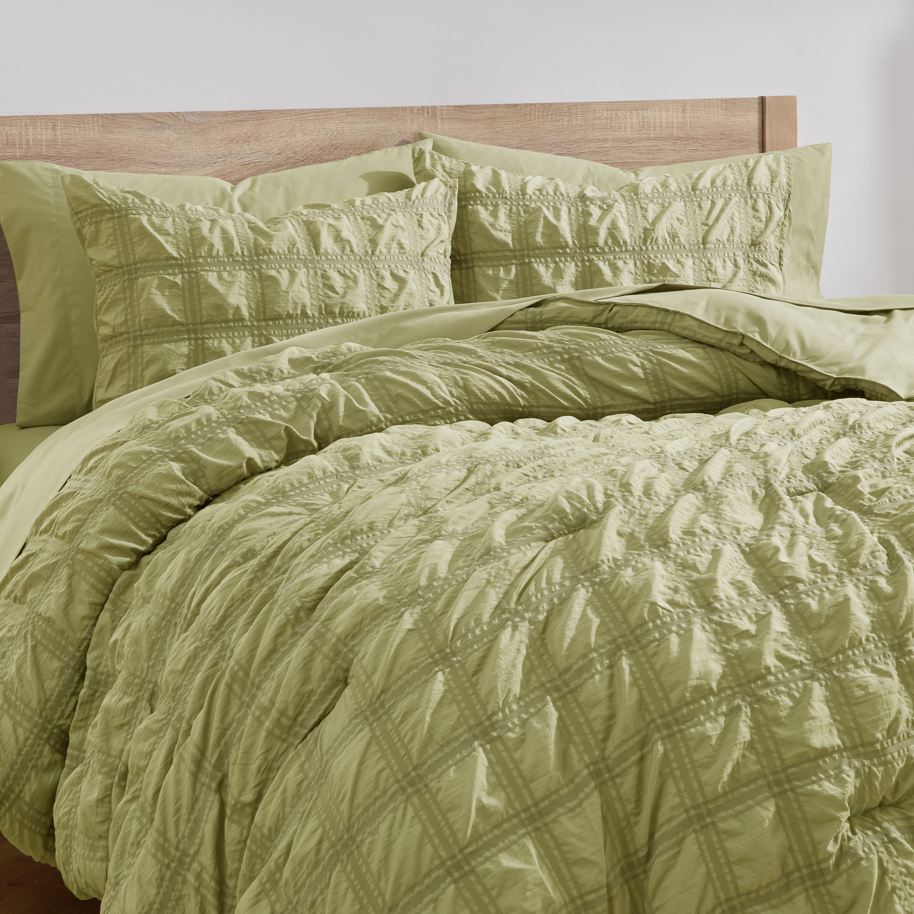 LammaLoe Queen Comforter Set, 7 Piece Seersucker Bed in a Bag, Bedding Comforter Set with Sheets, Modern Bed Set, Olive Green
