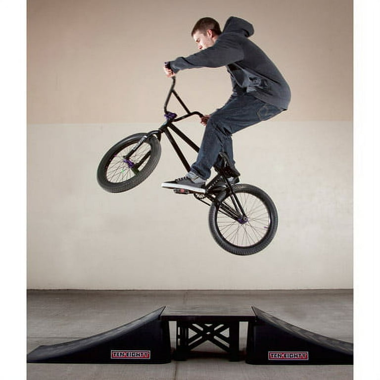 Cool Bmx Bike for halfpipe with nice Wheel, BMX stunt bike Canvas