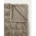thumbnail image 2 of Manta Luxe Throw Channel Bubble Taupe 1,27 x 1,52 m, 2 of 8