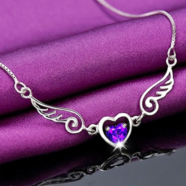 Collar de circonita con alas de ángel, moderno y femenino.