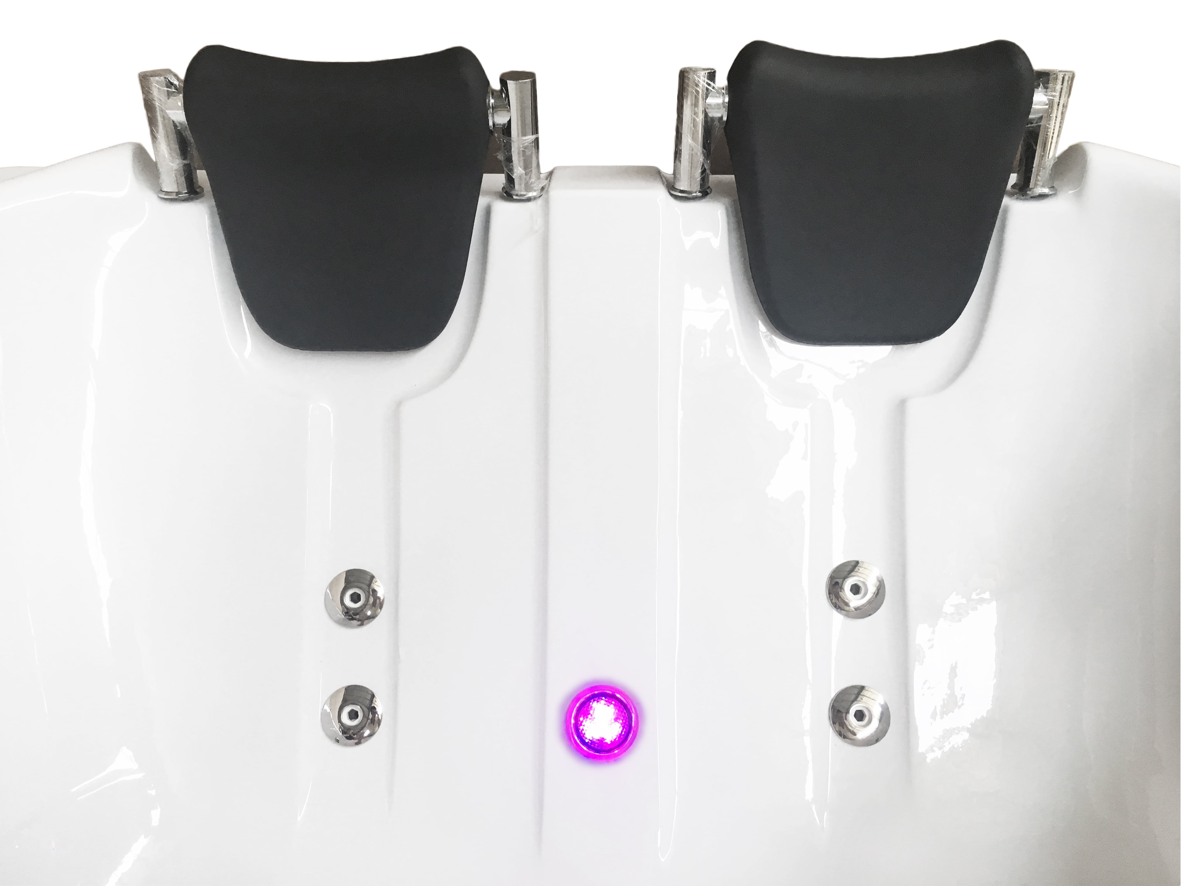 Hot tub white 67″ X 47″ double pump with Heater – Maui