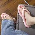 thumbnail image 2 of Zapatos de verano para mujer 2024, chanclas de EVA de color caramelo para mujer, ligeras, silenciosas, antideslizantes, con clip en la punta, zapatillas de playa de fondo suave, 2 of 3