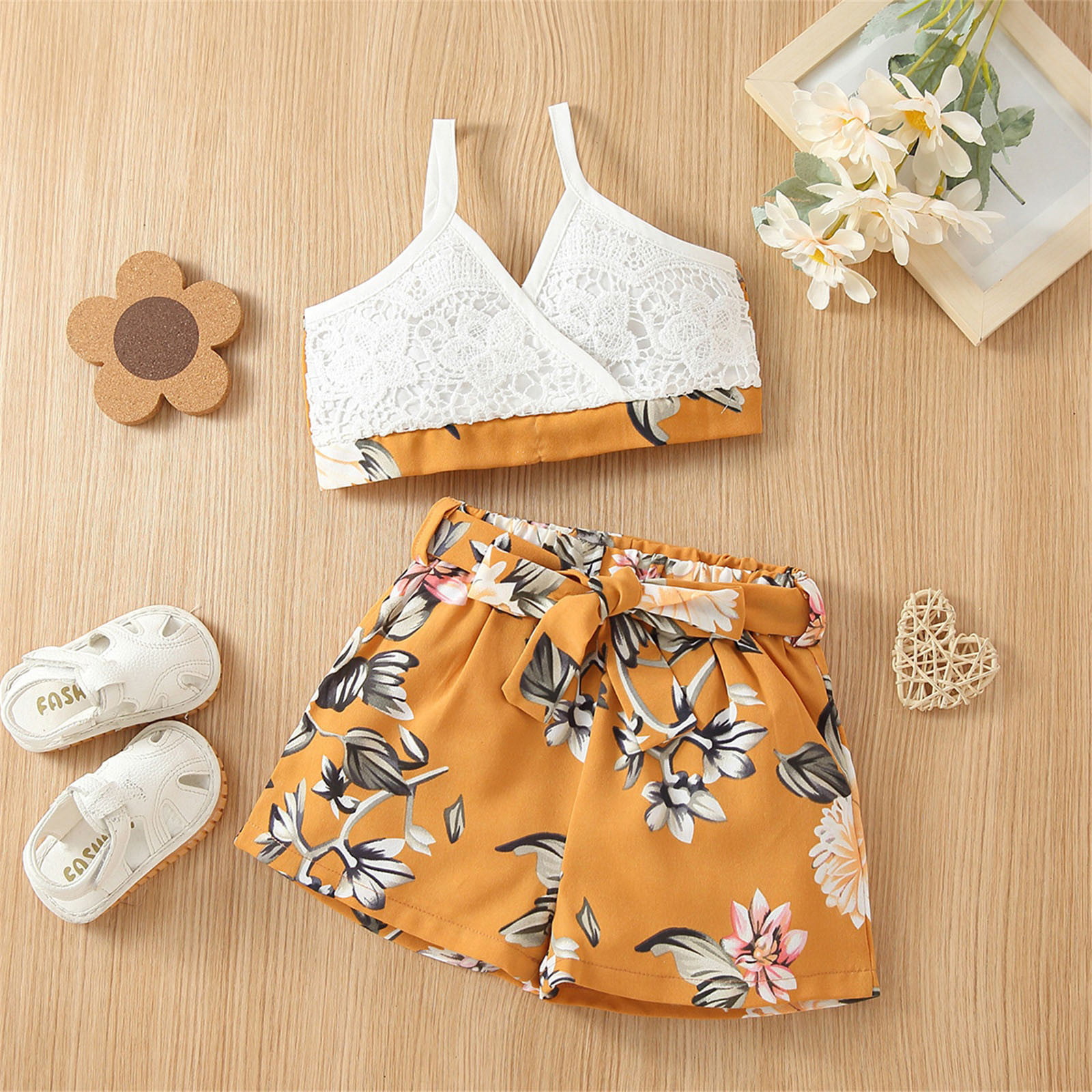 2pcs Baby Girl All Over Print Short-sleeve Snap Crop Top and Shorts Set