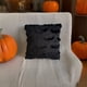 thumbnail image 4 of Decoraciones de Halloween Almohada de Halloween Al Aire Libre 18x18 Pulgadas Bat Pattern Almohada - Decoración de Halloween Decoración Del Hogar Almohada de Halloween Decoraciones de Interiores, 4 of 6