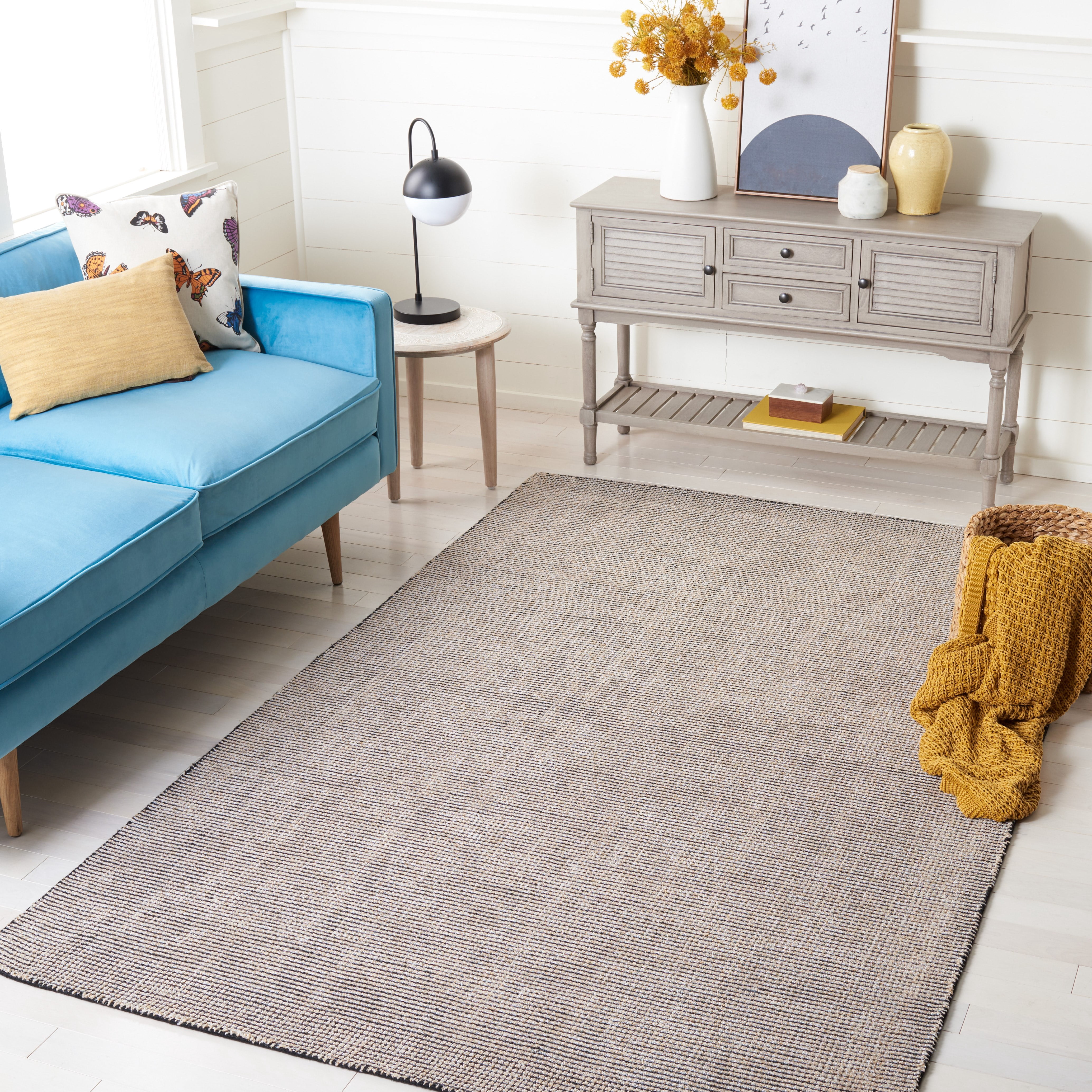 SAFAVIEH Classic Vintage Blanca Distressed Area Rug, Natural/Black, 6' x 6' Square