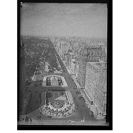 Historic Print, [Fifth Avenue and the Plaza, north toward Central Park, New York, N.Y.], 16" x 20"