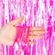 thumbnail image 1 of Nvzi Paquete de 5 telón de fondo de oropel de cortina de película de arcoíris transparente de aluminio para fiesta de cumpleaños, boda, graduación, decoraciones navideñas, rosa, 1 of 3