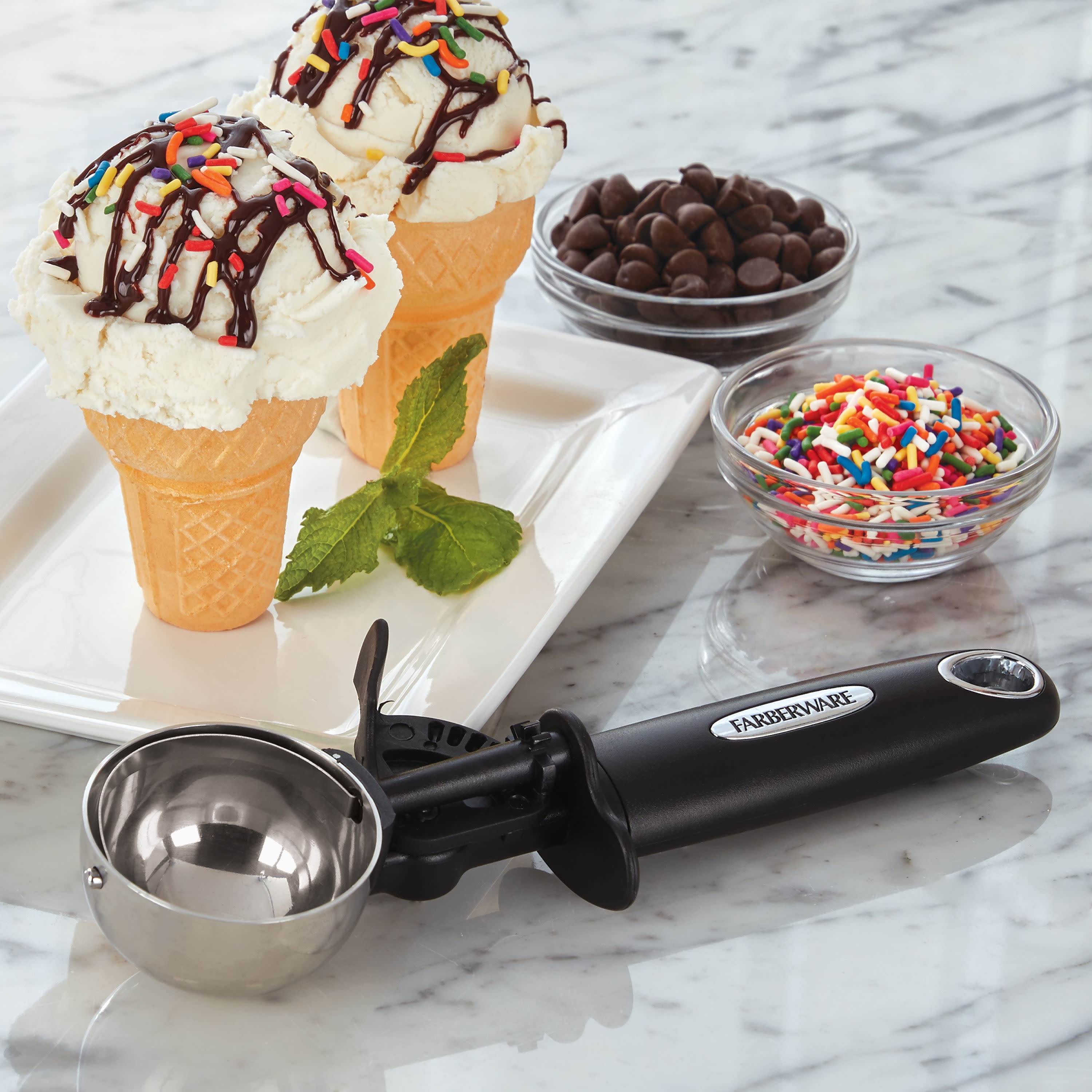 Farberware Professional Ice Cream Scoop with Black Handle 
