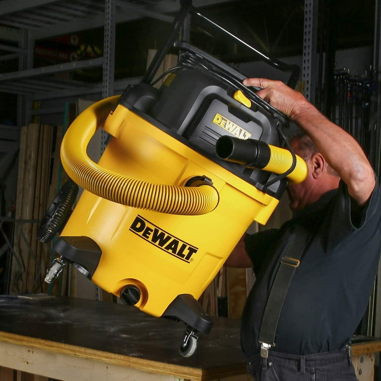 DeWalt 16 gal Corded Wet/Dry Vac 120 V 6-1/2 HP with Car Cleaner
