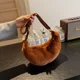 thumbnail image 4 of Bolso de hombro de media luna de gamuza de colores sólidos de moda 2024 Venta caliente Bolso de mano dulce de moda Bolso de mano simple y versátil de gran capacidad, 4 of 5