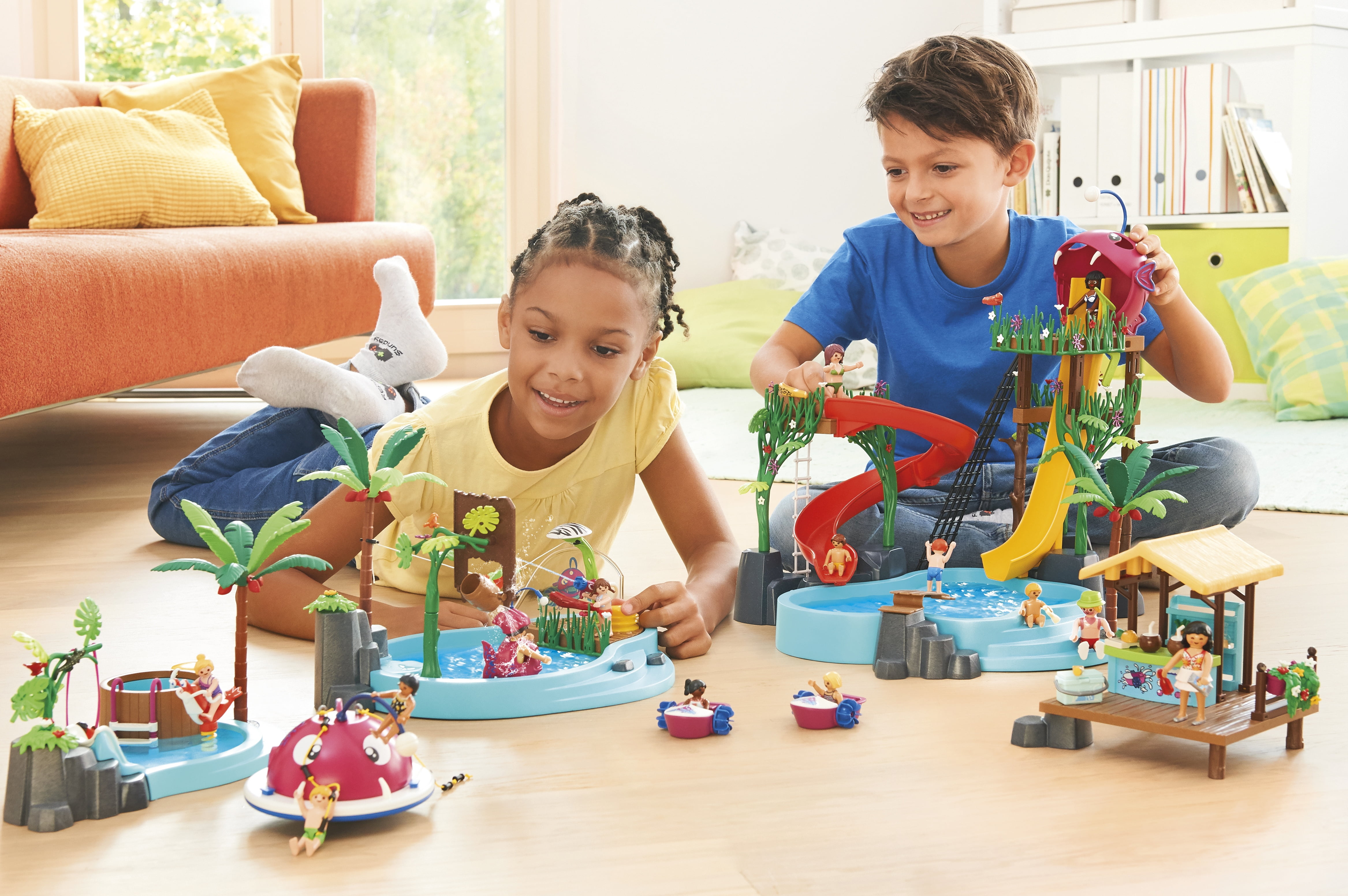Playmobil Family Fun - Small Pool w/ Water Sprayer 70610 (Kids 4 to 10 –  shopemco
